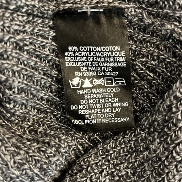 NIC+ZOE Chunky Knit V Neck Tunic Sweater w/Tassel Faux Fur Sleeve Cuffs - Sz Med - Picture 8 of 9